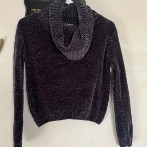 Cute Women’s cropped sweater